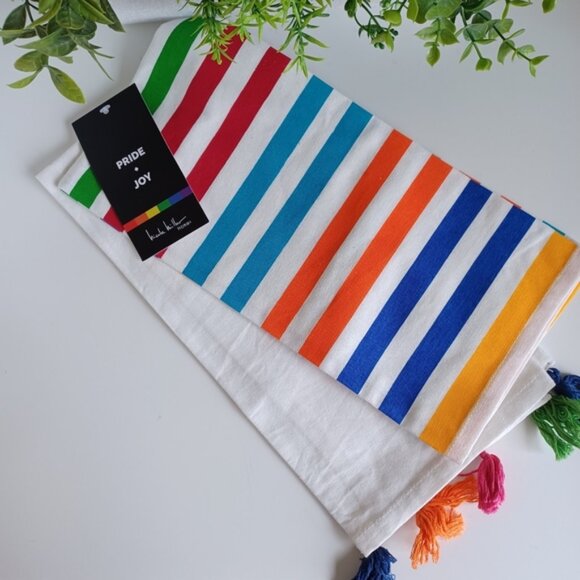 Nicole Miller Home Collection “LOVE” Kitchen Towels | Set of 2 | 100% Cotton - Picture 3 of 6